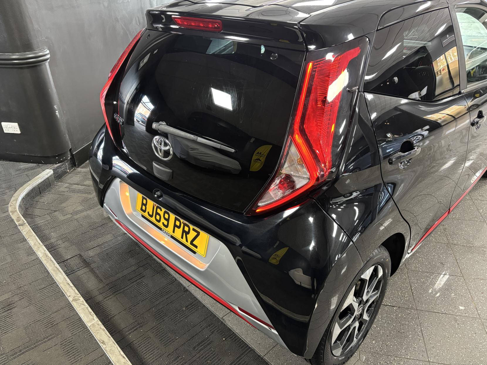 Toyota AYGO 1.0 VVT-i x-trend Funroof 5dr Petrol x-shift Euro 6 (71 ps)