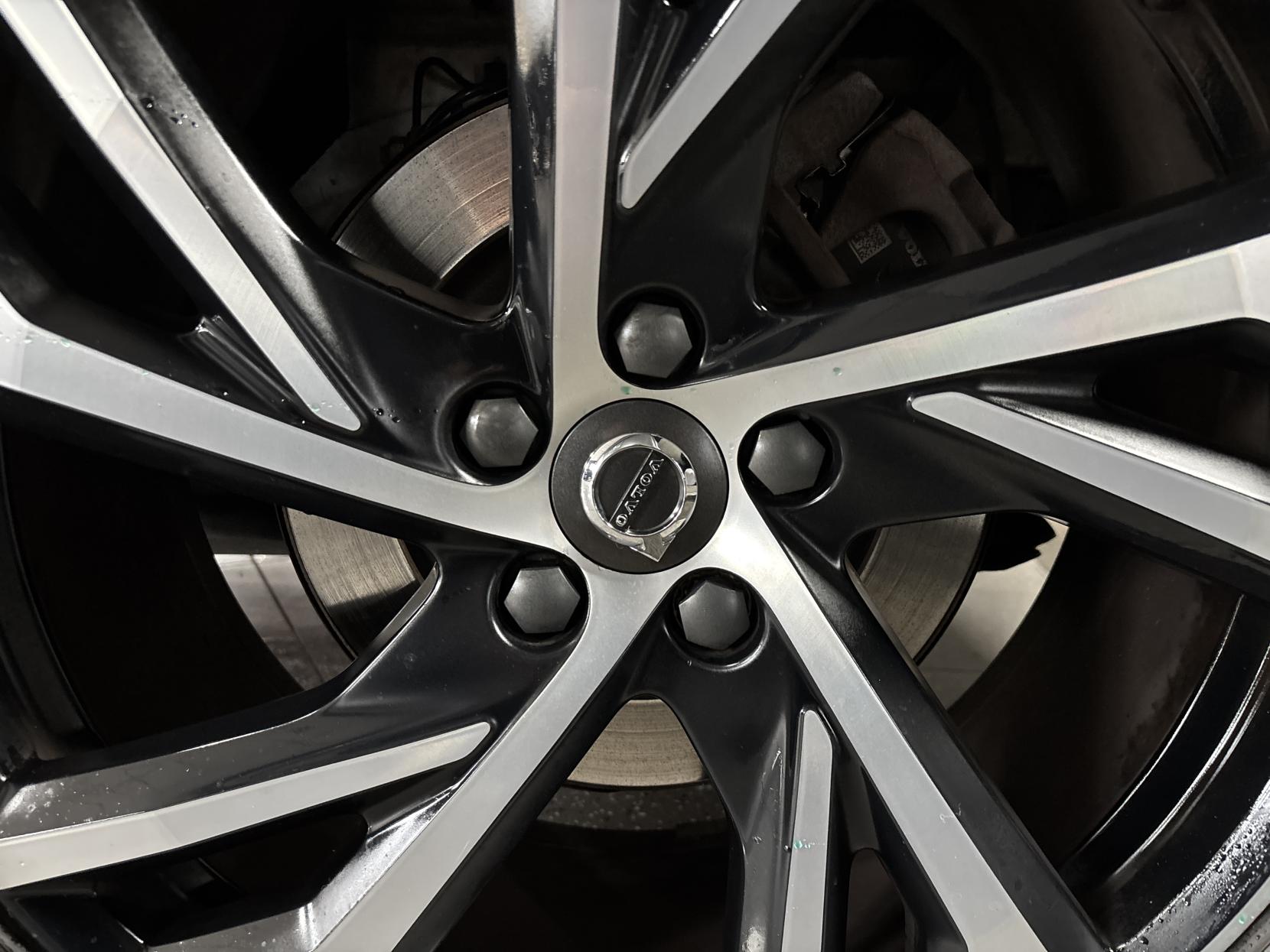 Volvo XC40 2.0 T4 R-Design Pro SUV 5dr Petrol Auto AWD Euro 6 (s/s) (190 ps)