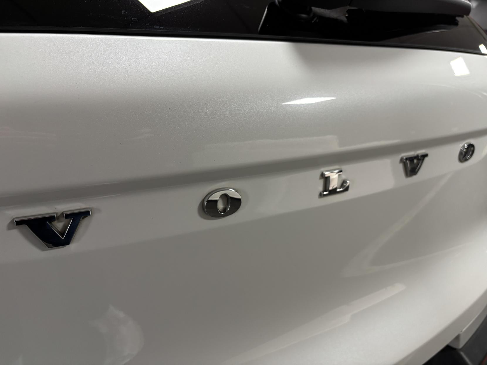 Volvo XC40 2.0 T4 R-Design Pro SUV 5dr Petrol Auto AWD Euro 6 (s/s) (190 ps)