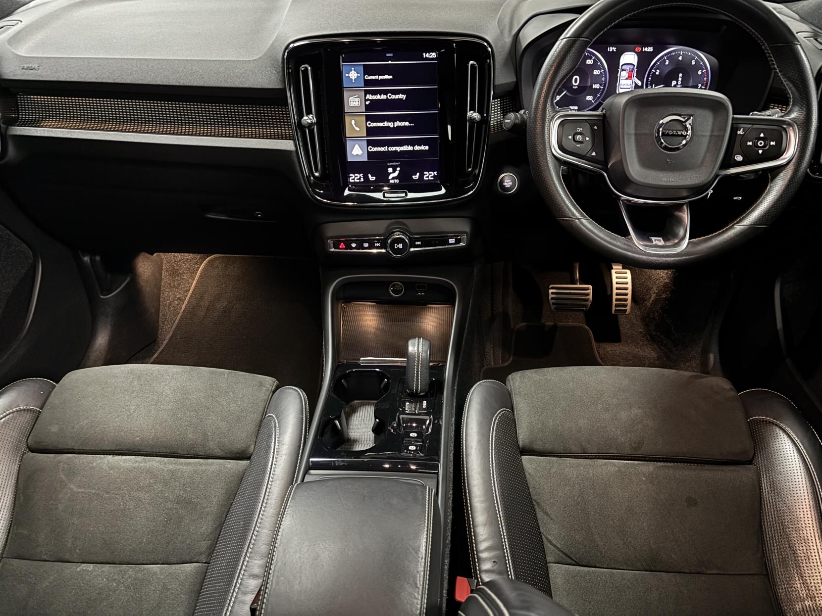 Volvo XC40 2.0 T4 R-Design Pro SUV 5dr Petrol Auto AWD Euro 6 (s/s) (190 ps)