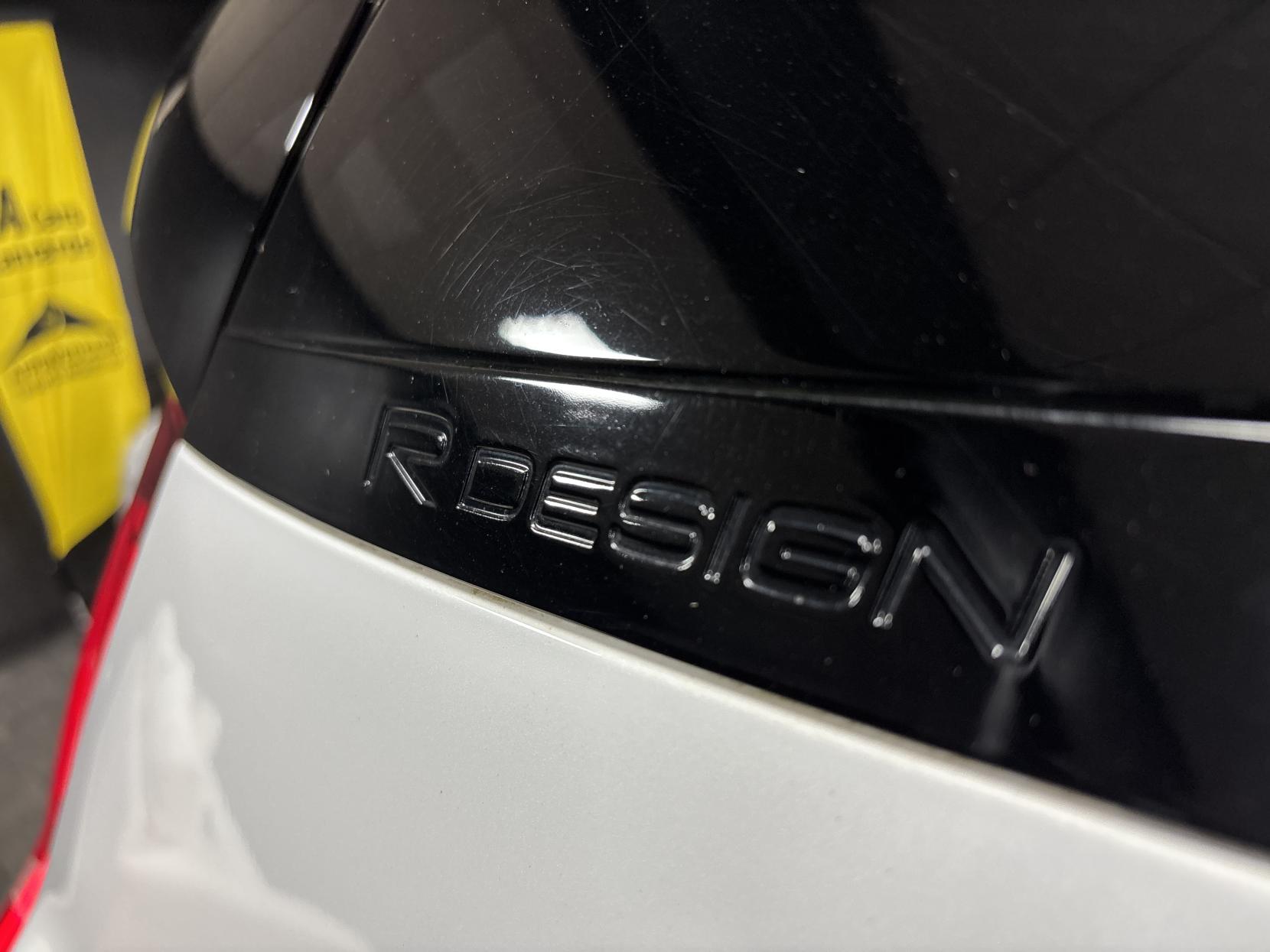 Volvo XC40 2.0 T4 R-Design Pro SUV 5dr Petrol Auto AWD Euro 6 (s/s) (190 ps)