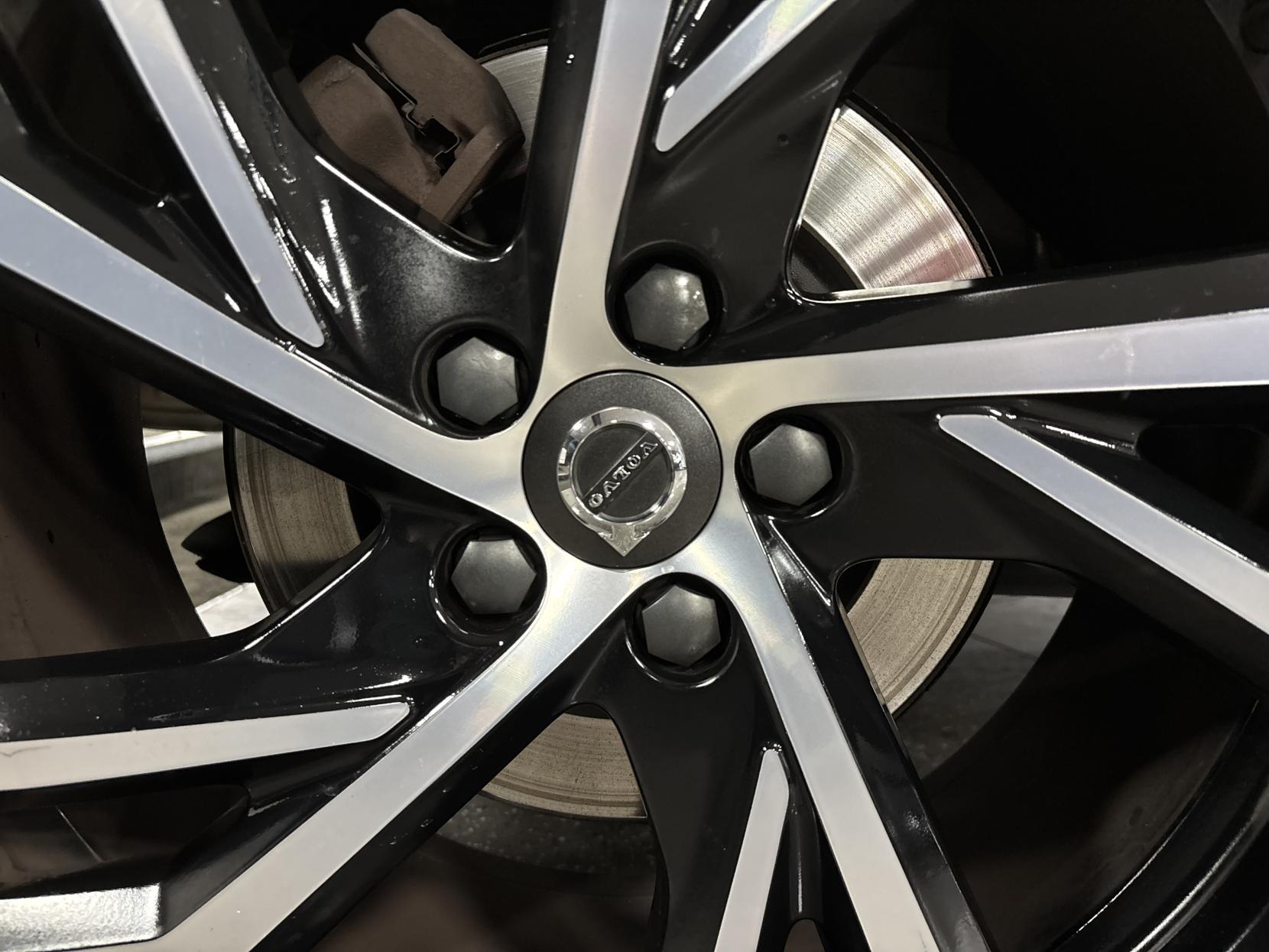 Volvo XC40 2.0 T4 R-Design Pro SUV 5dr Petrol Auto AWD Euro 6 (s/s) (190 ps)