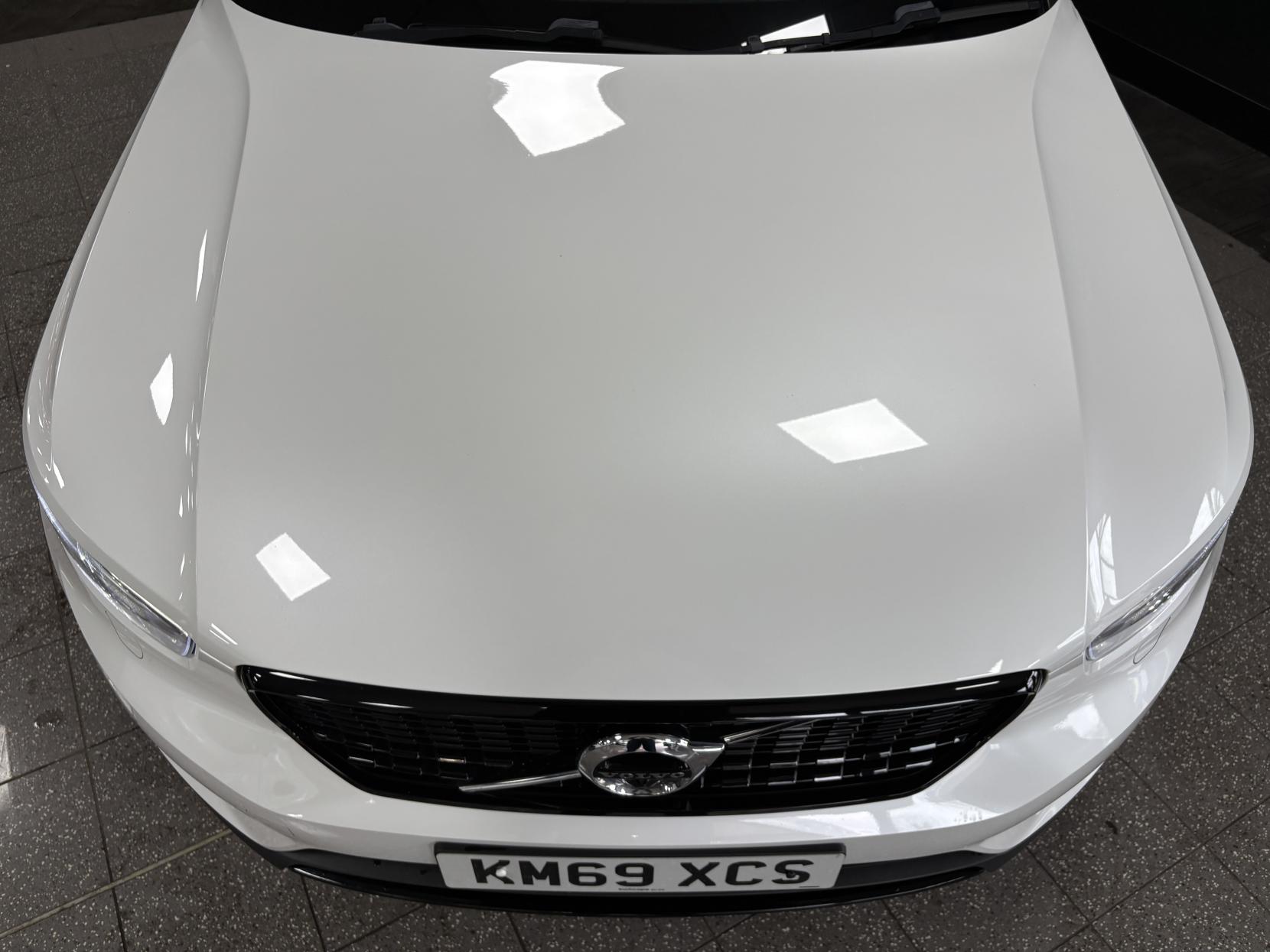 Volvo XC40 2.0 T4 R-Design Pro SUV 5dr Petrol Auto AWD Euro 6 (s/s) (190 ps)