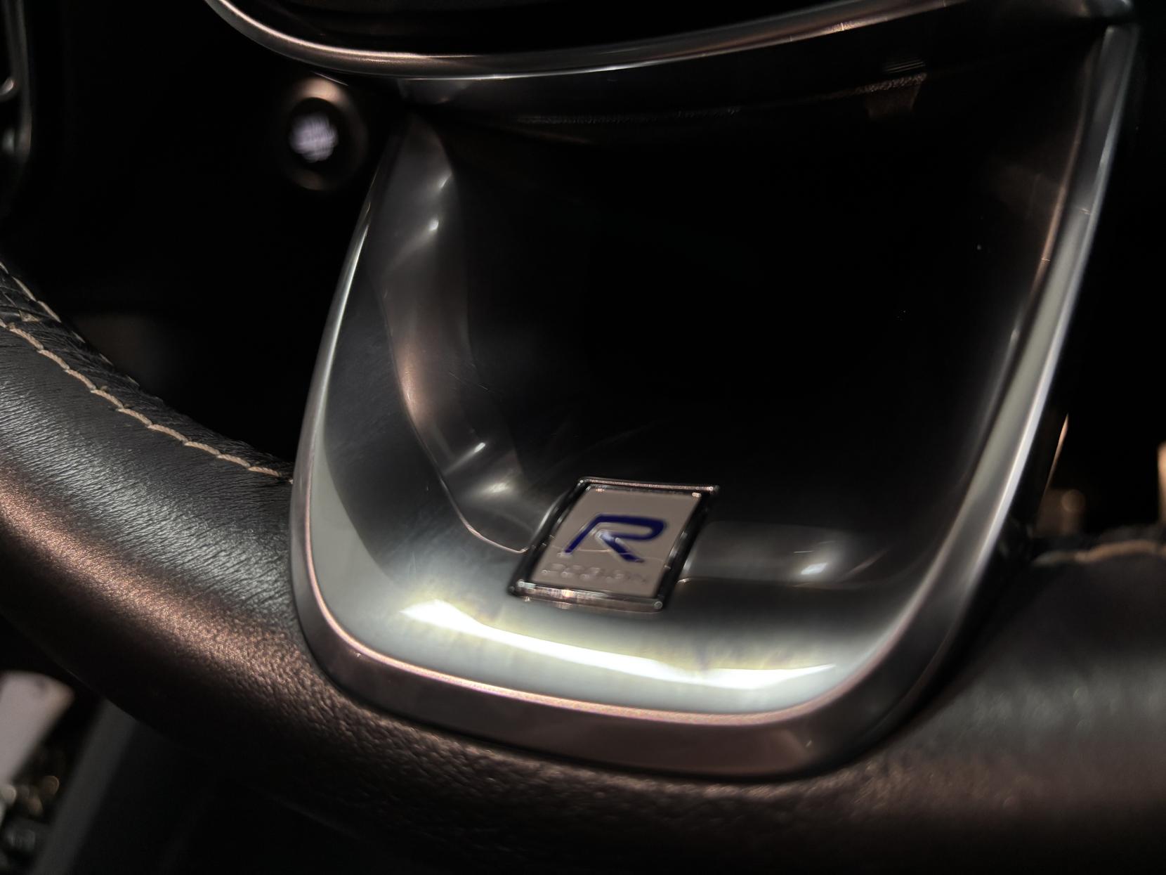 Volvo XC40 2.0 T4 R-Design Pro SUV 5dr Petrol Auto AWD Euro 6 (s/s) (190 ps)