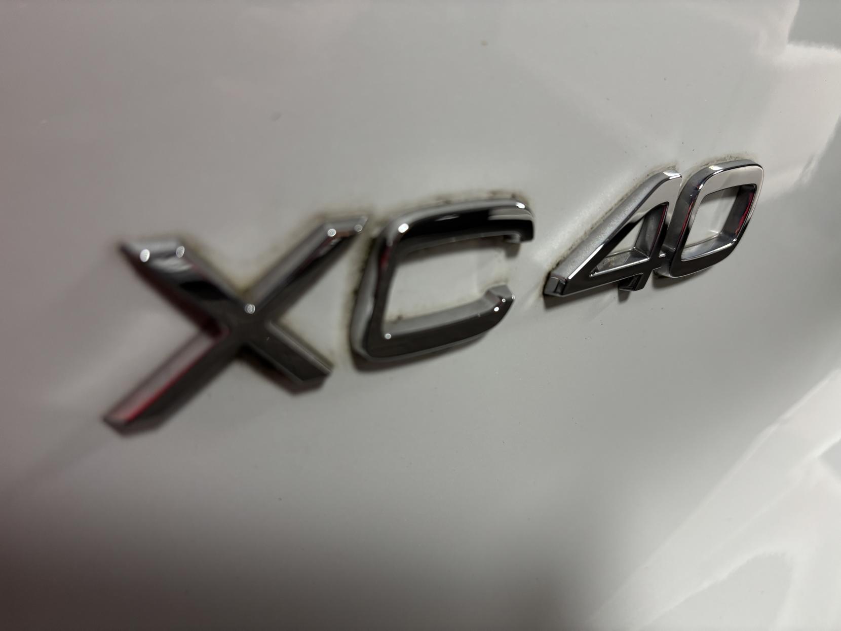 Volvo XC40 2.0 T4 R-Design Pro SUV 5dr Petrol Auto AWD Euro 6 (s/s) (190 ps)