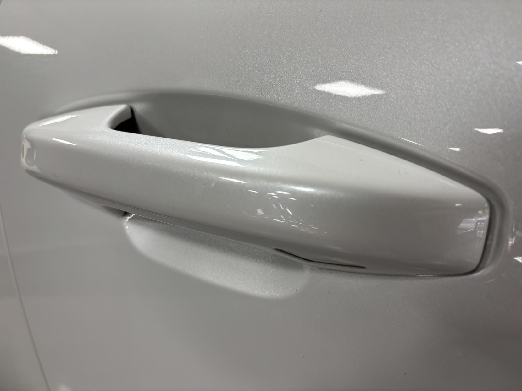 Volvo XC40 2.0 T4 R-Design Pro SUV 5dr Petrol Auto AWD Euro 6 (s/s) (190 ps)