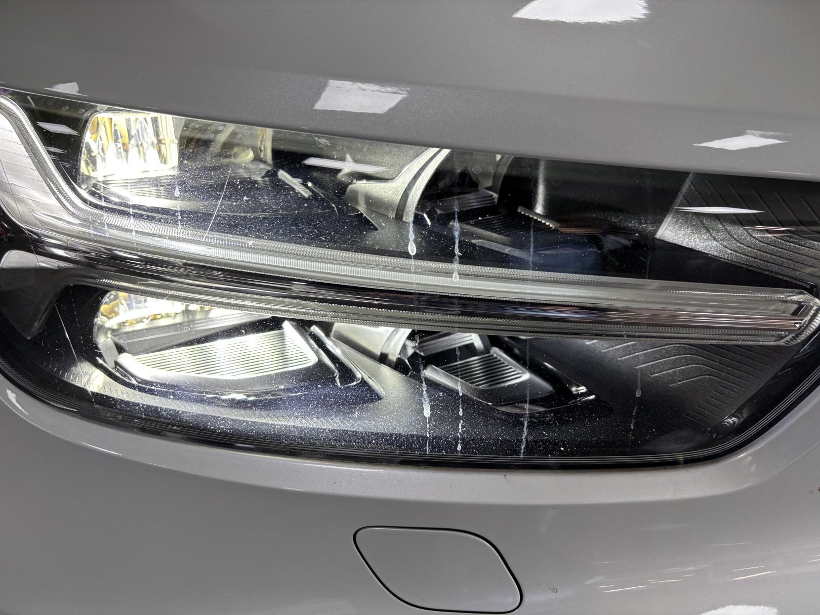 Volvo XC40 2.0 T4 R-Design Pro SUV 5dr Petrol Auto AWD Euro 6 (s/s) (190 ps)