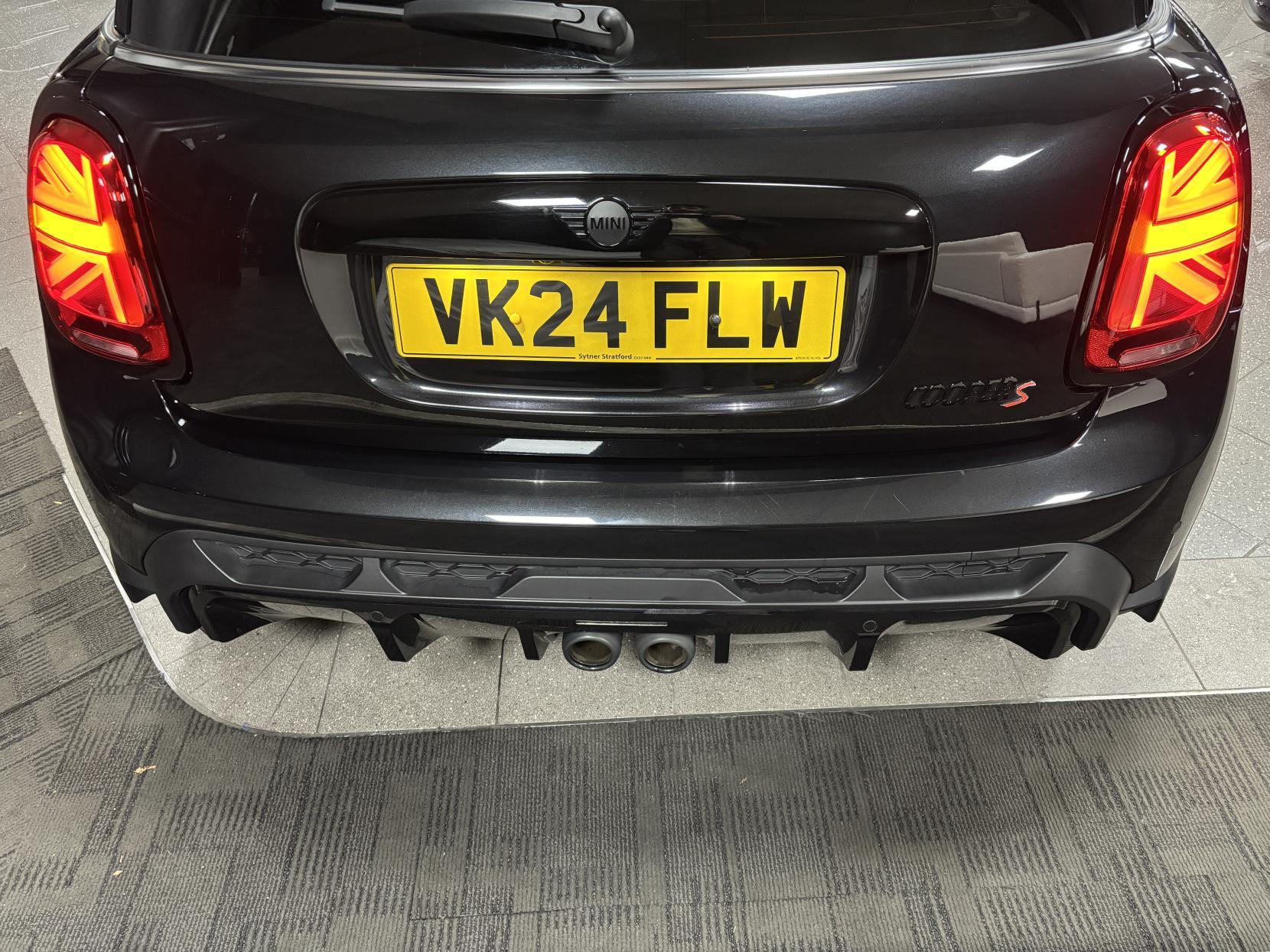 MINI Hatch 2.0 Cooper S Sport Hatchback 3dr Petrol Steptronic Euro 6 (s/s) (178 ps)