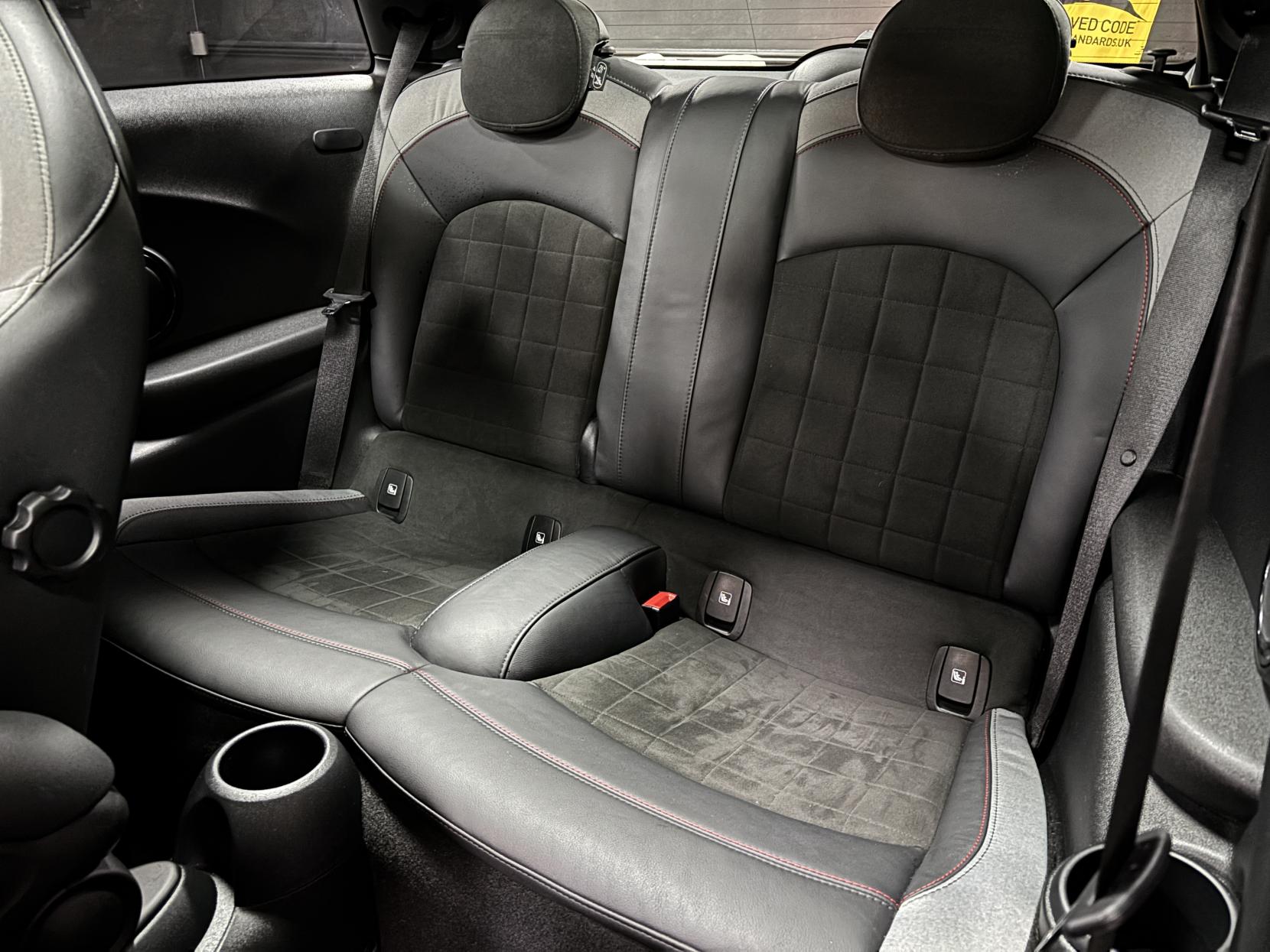 MINI Hatch 2.0 Cooper S Sport Hatchback 3dr Petrol Steptronic Euro 6 (s/s) (178 ps)