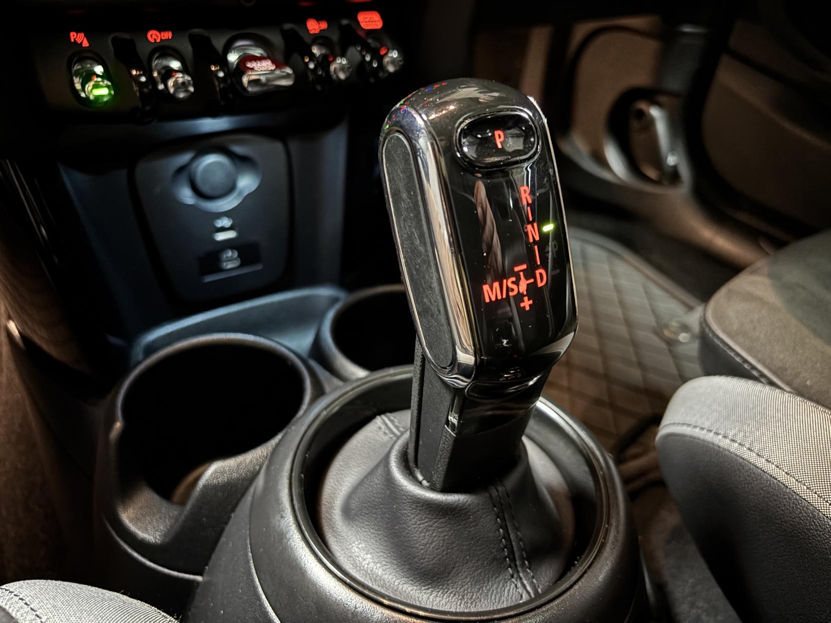 MINI Hatch 2.0 Cooper S Sport Hatchback 3dr Petrol Steptronic Euro 6 (s/s) (178 ps)