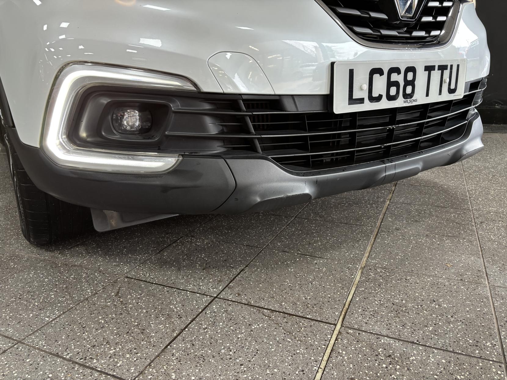 Renault Captur 0.9 TCe ENERGY Iconic SUV 5dr Petrol Manual Euro 6 (s/s) (90 ps)