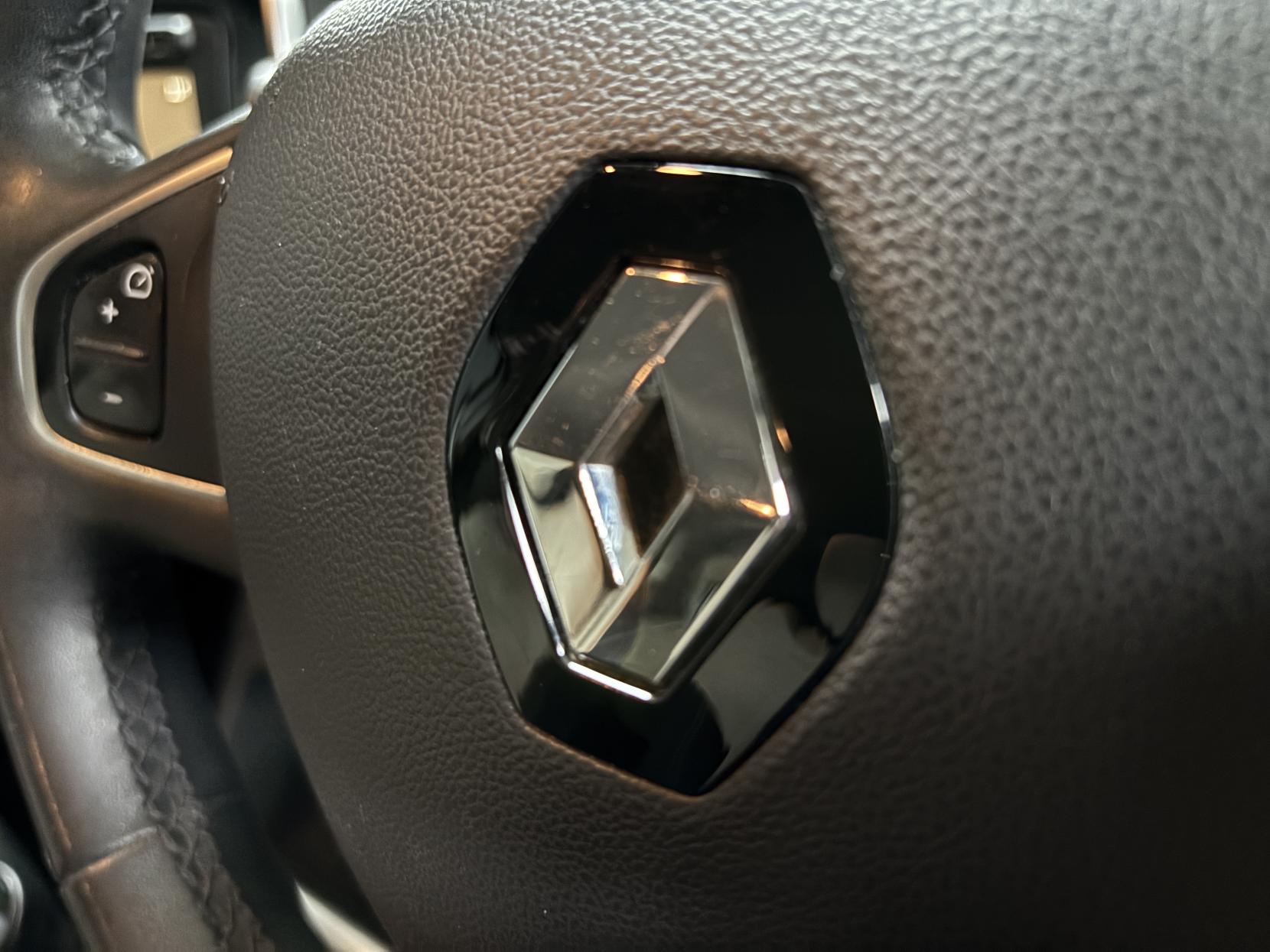 Renault Captur 0.9 TCe ENERGY Iconic SUV 5dr Petrol Manual Euro 6 (s/s) (90 ps)