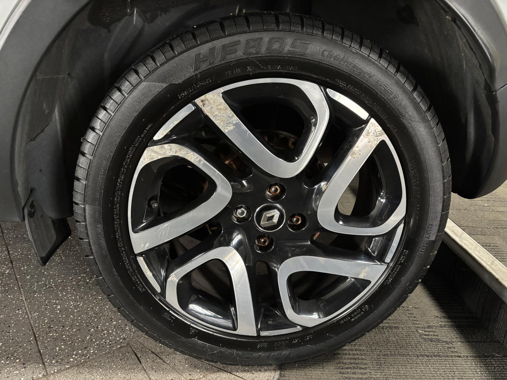 Renault Captur 0.9 TCe ENERGY Iconic SUV 5dr Petrol Manual Euro 6 (s/s) (90 ps)