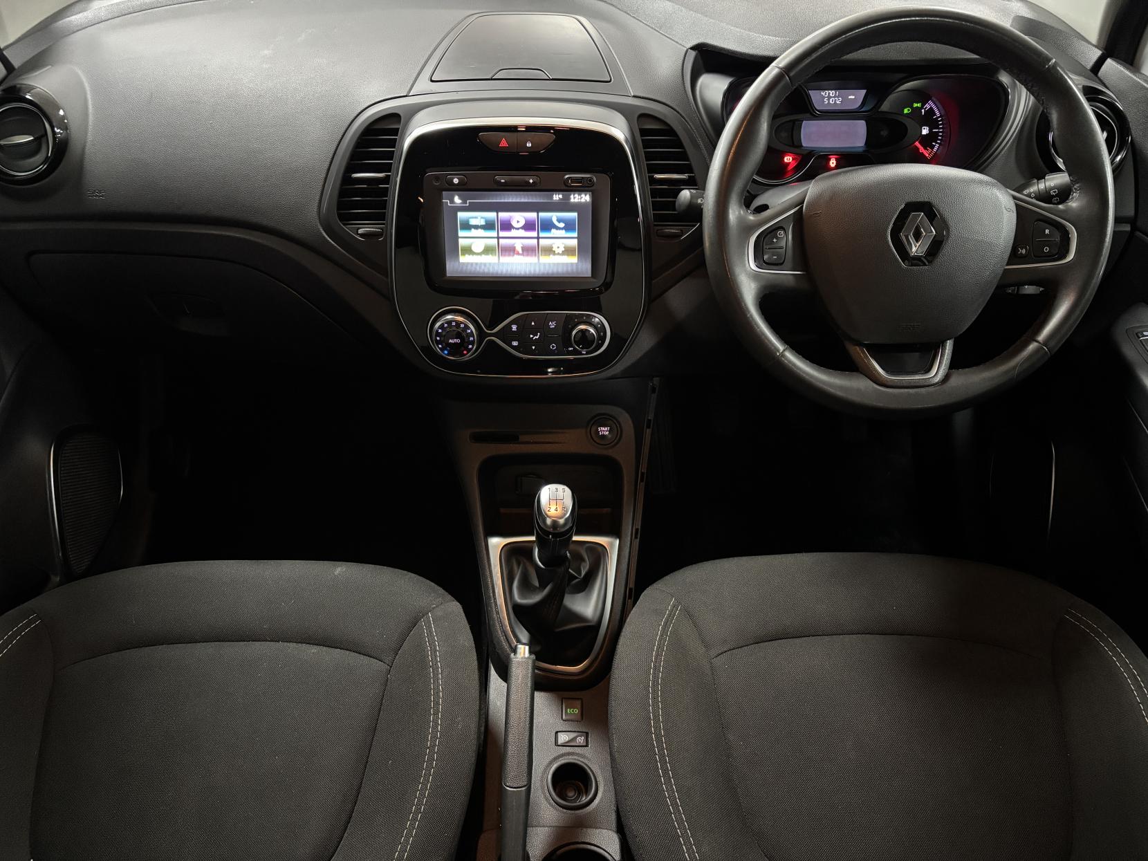 Renault Captur 0.9 TCe ENERGY Iconic SUV 5dr Petrol Manual Euro 6 (s/s) (90 ps)