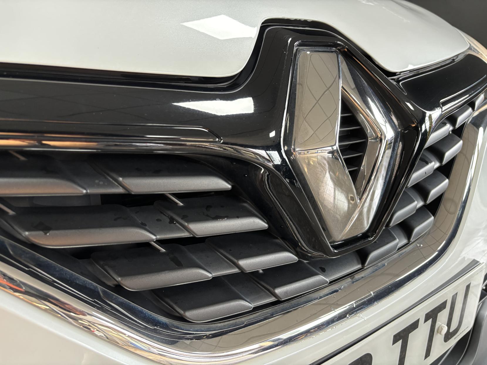 Renault Captur 0.9 TCe ENERGY Iconic SUV 5dr Petrol Manual Euro 6 (s/s) (90 ps)