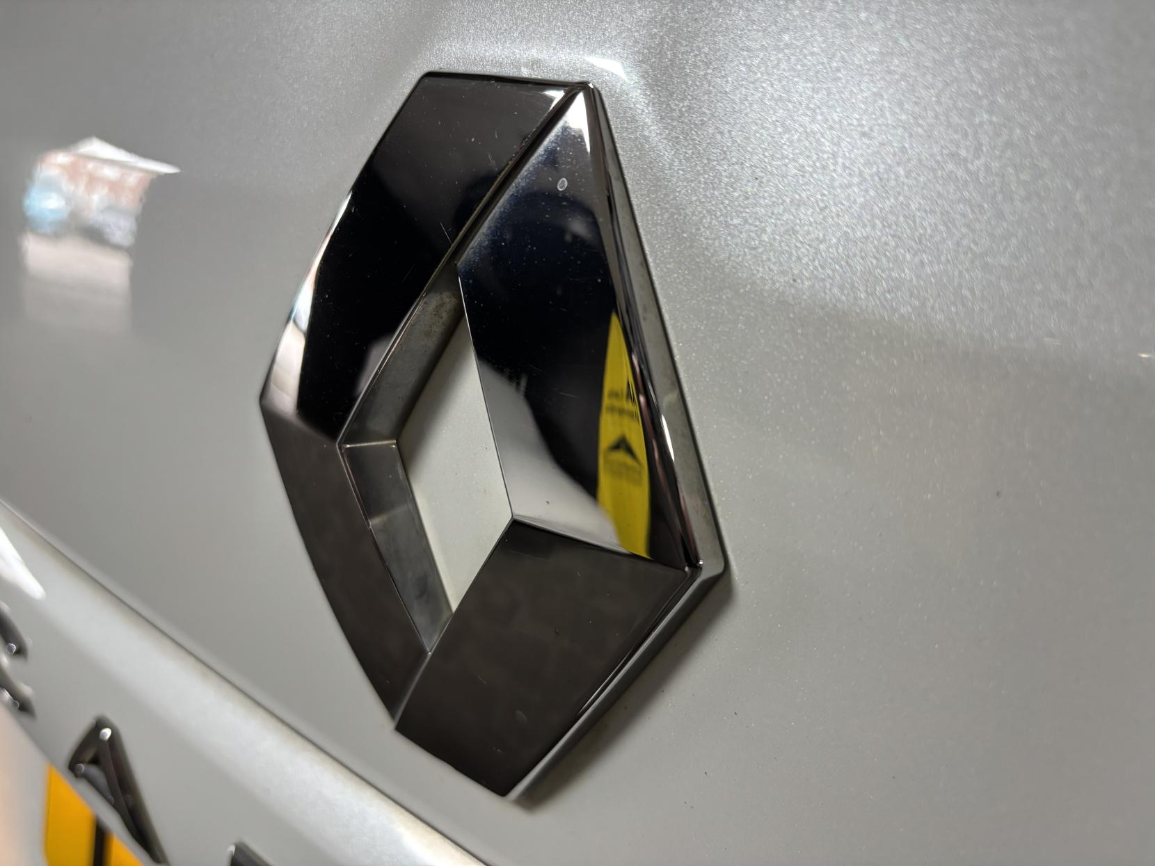 Renault Captur 0.9 TCe ENERGY Iconic SUV 5dr Petrol Manual Euro 6 (s/s) (90 ps)