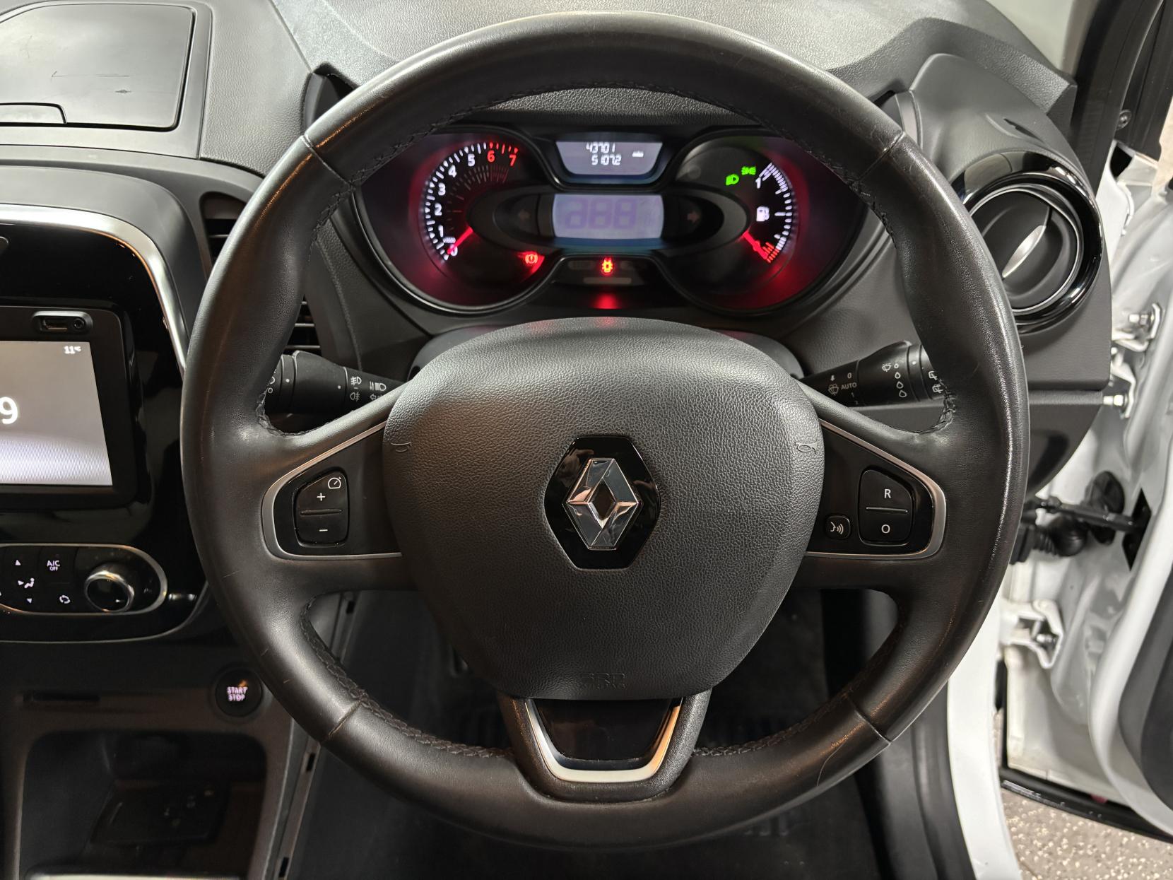 Renault Captur 0.9 TCe ENERGY Iconic SUV 5dr Petrol Manual Euro 6 (s/s) (90 ps)