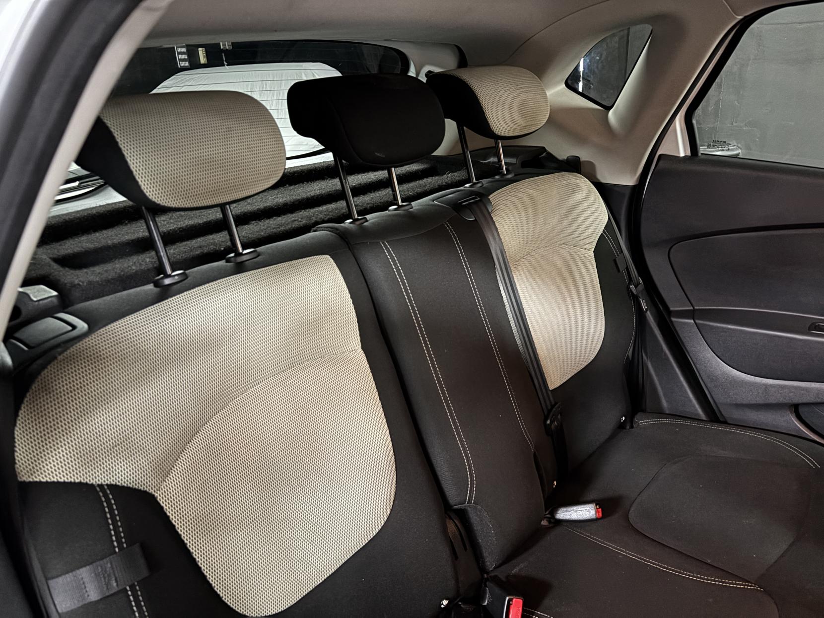 Renault Captur 0.9 TCe ENERGY Iconic SUV 5dr Petrol Manual Euro 6 (s/s) (90 ps)