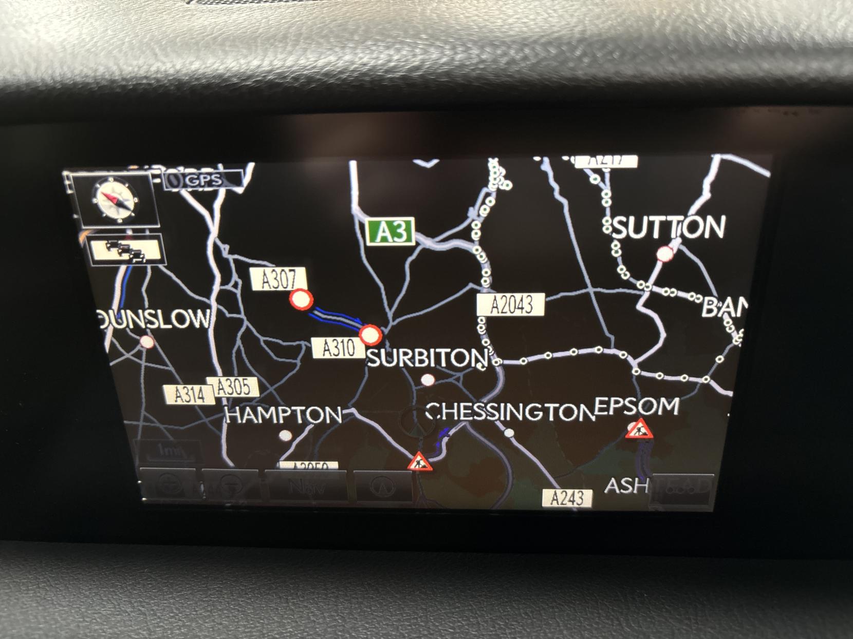 Lexus IS 2.5 300h Executive Edition Saloon 4dr Petrol Hybrid E-CVT Euro 5 (s/s) (223 ps)