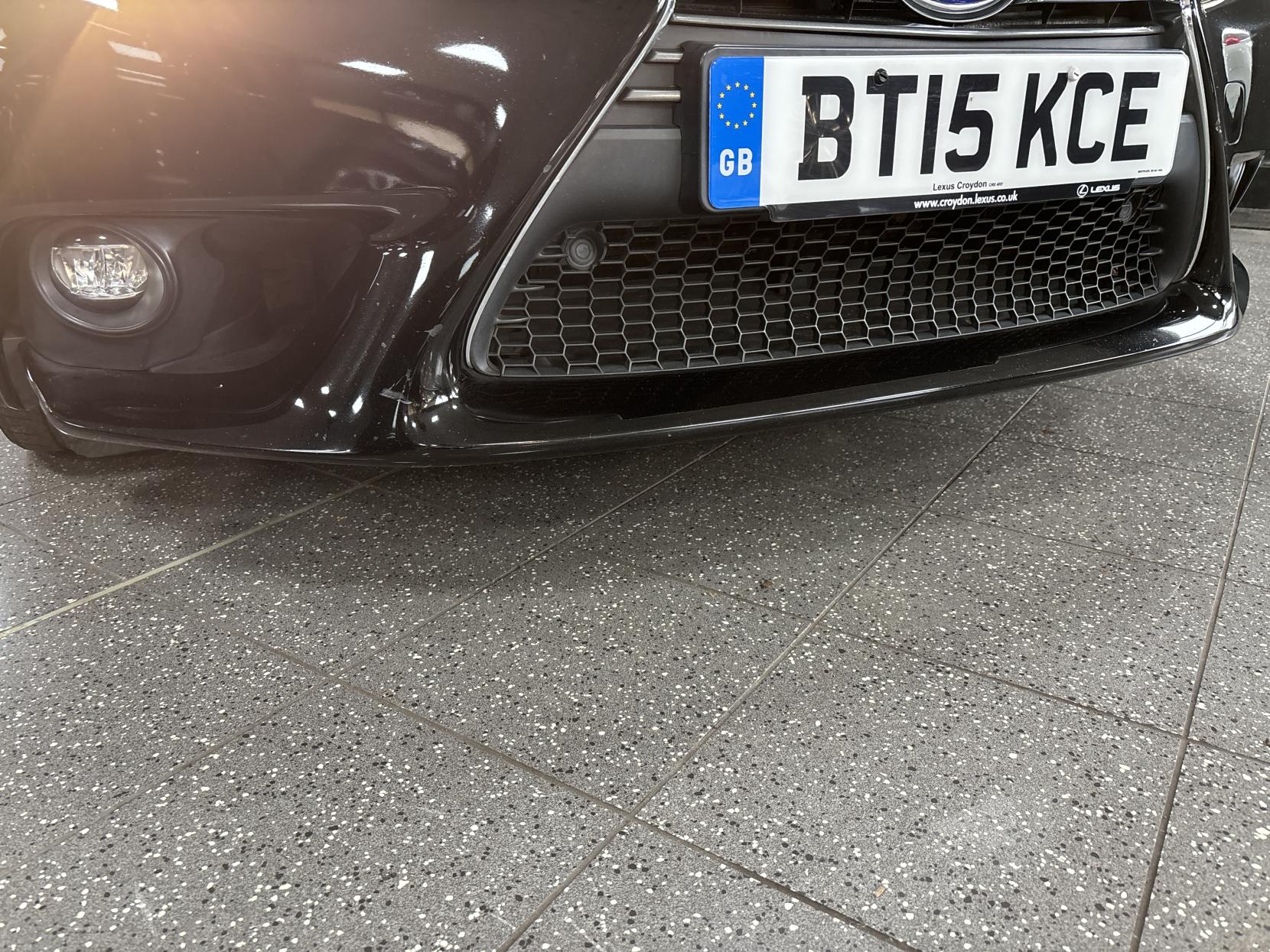 Lexus IS 2.5 300h Executive Edition Saloon 4dr Petrol Hybrid E-CVT Euro 5 (s/s) (223 ps)