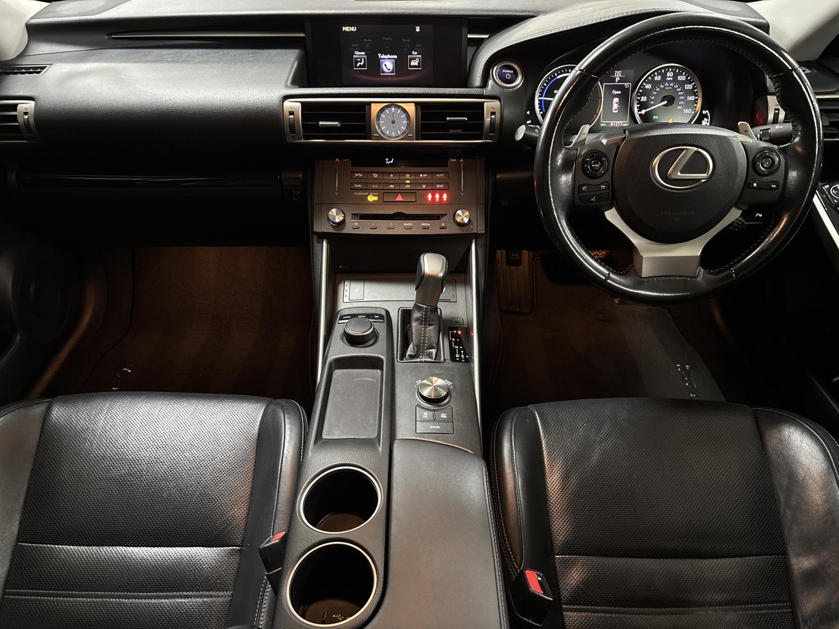 Lexus IS 2.5 300h Executive Edition Saloon 4dr Petrol Hybrid E-CVT Euro 5 (s/s) (223 ps)