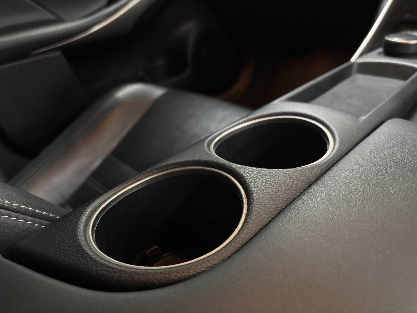 Lexus IS 2.5 300h Executive Edition Saloon 4dr Petrol Hybrid E-CVT Euro 5 (s/s) (223 ps)