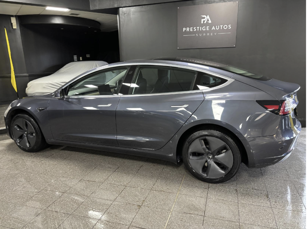 Tesla Model 3 Standard Range Plus Saloon 4dr Electric Auto RWD (241 bhp)