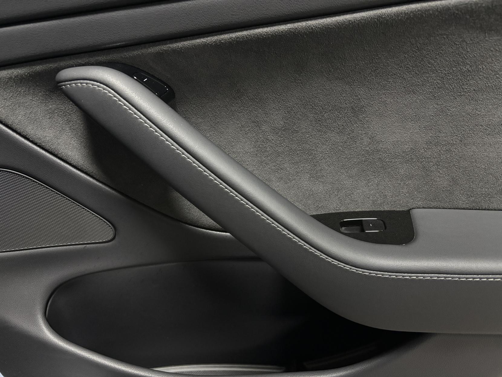 Tesla Model 3 Standard Range Plus Saloon 4dr Electric Auto RWD (241 bhp)