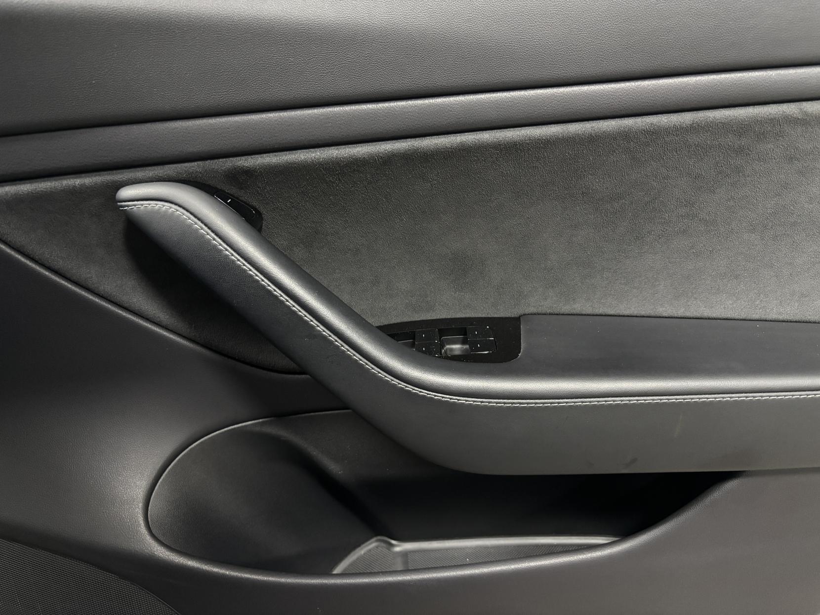 Tesla Model 3 Standard Range Plus Saloon 4dr Electric Auto RWD (241 bhp)