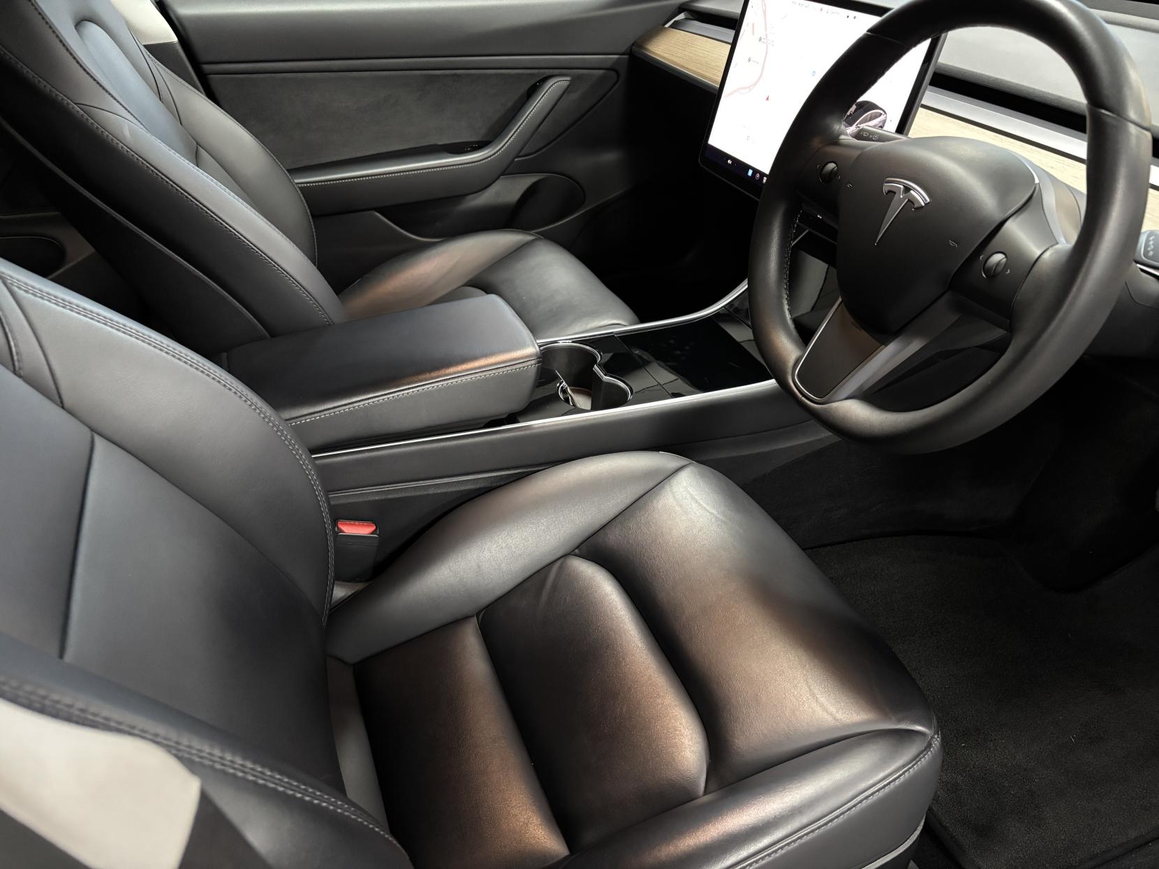 Tesla Model 3 Standard Range Plus Saloon 4dr Electric Auto RWD (241 bhp)