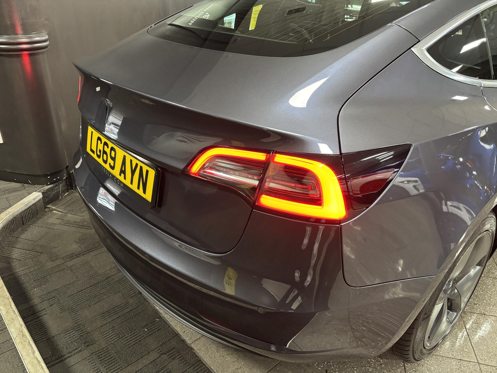 Tesla Model 3 Standard Range Plus Saloon 4dr Electric Auto RWD (241 bhp)