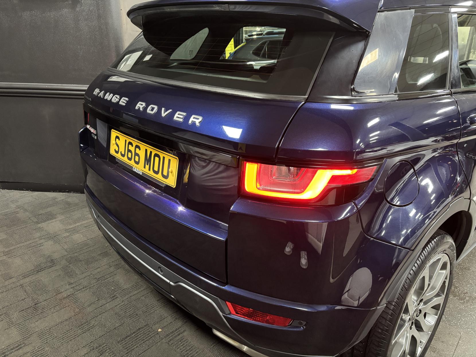 Land Rover Range Rover Evoque 2.0 TD4 HSE Dynamic SUV 5dr Diesel Auto 4WD Euro 6 (s/s) (180 ps)