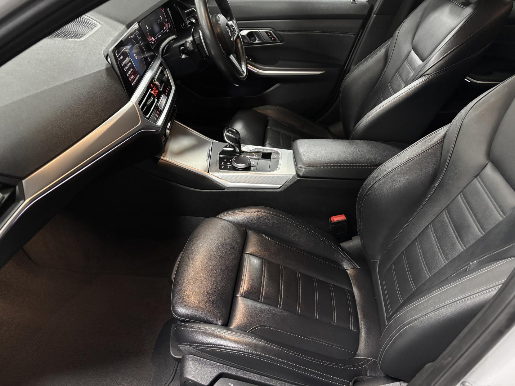 BMW 3 Series 2.0 320i M Sport Saloon 4dr Petrol Auto Euro 6 (s/s) (184 ps)