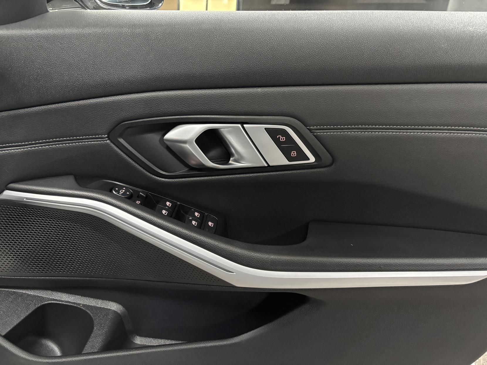 BMW 3 Series 2.0 320i M Sport Saloon 4dr Petrol Auto Euro 6 (s/s) (184 ps)