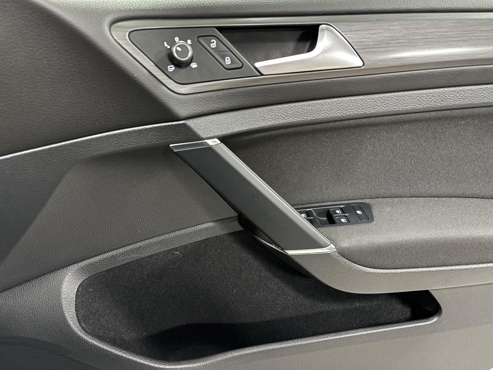 Volkswagen Golf 1.5 TSI EVO SE Nav Hatchback 5dr Petrol Manual Euro 6 (s/s) (130 ps)