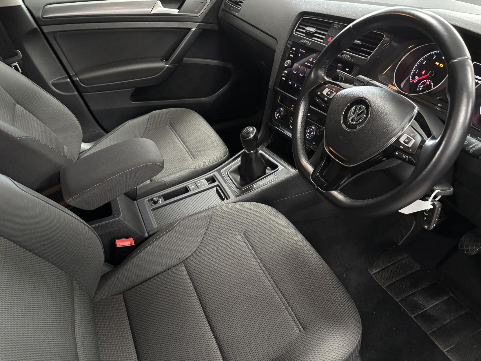 Volkswagen Golf 1.5 TSI EVO SE Nav Hatchback 5dr Petrol Manual Euro 6 (s/s) (130 ps)