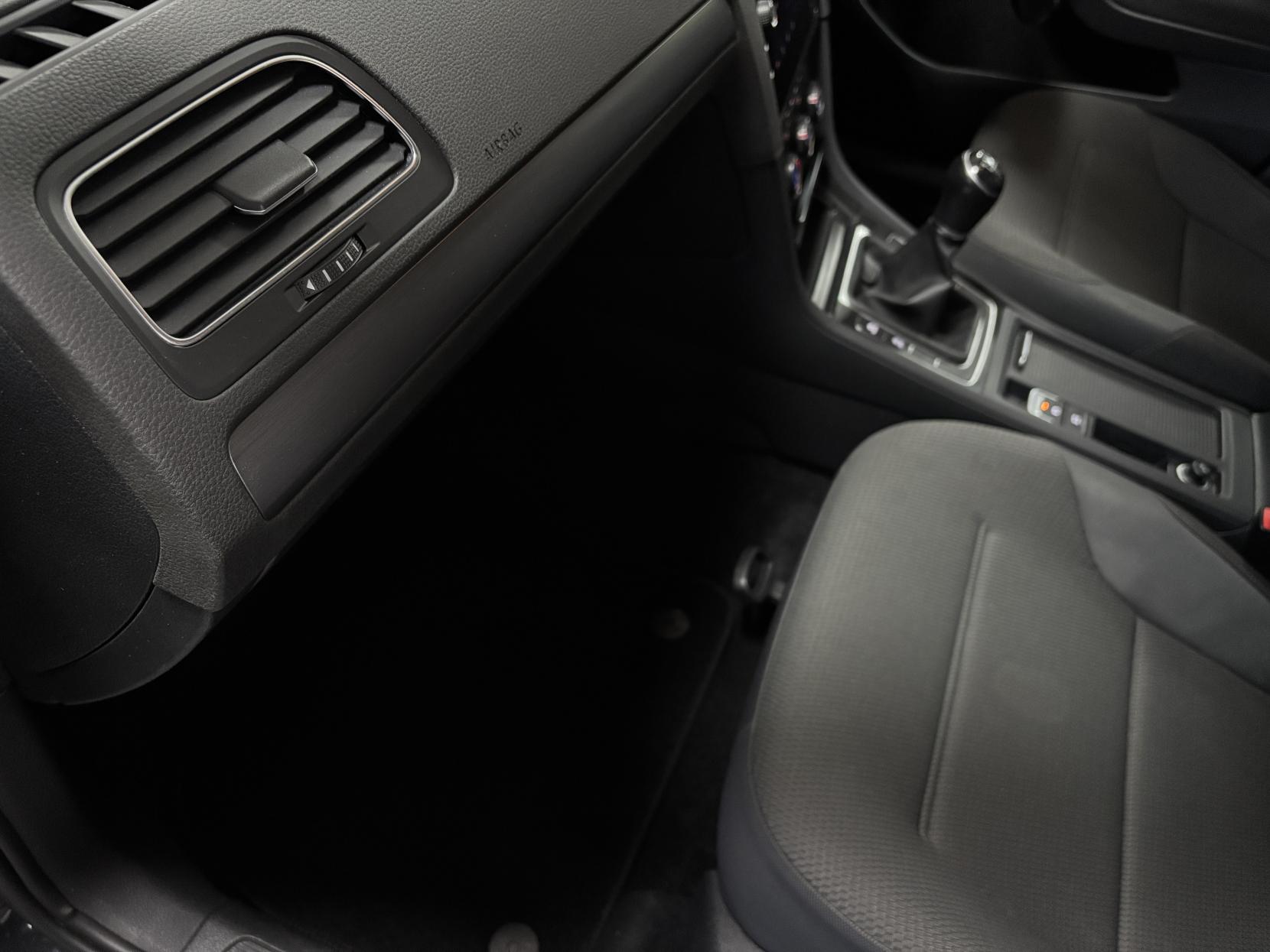 Volkswagen Golf 1.5 TSI EVO SE Nav Hatchback 5dr Petrol Manual Euro 6 (s/s) (130 ps)