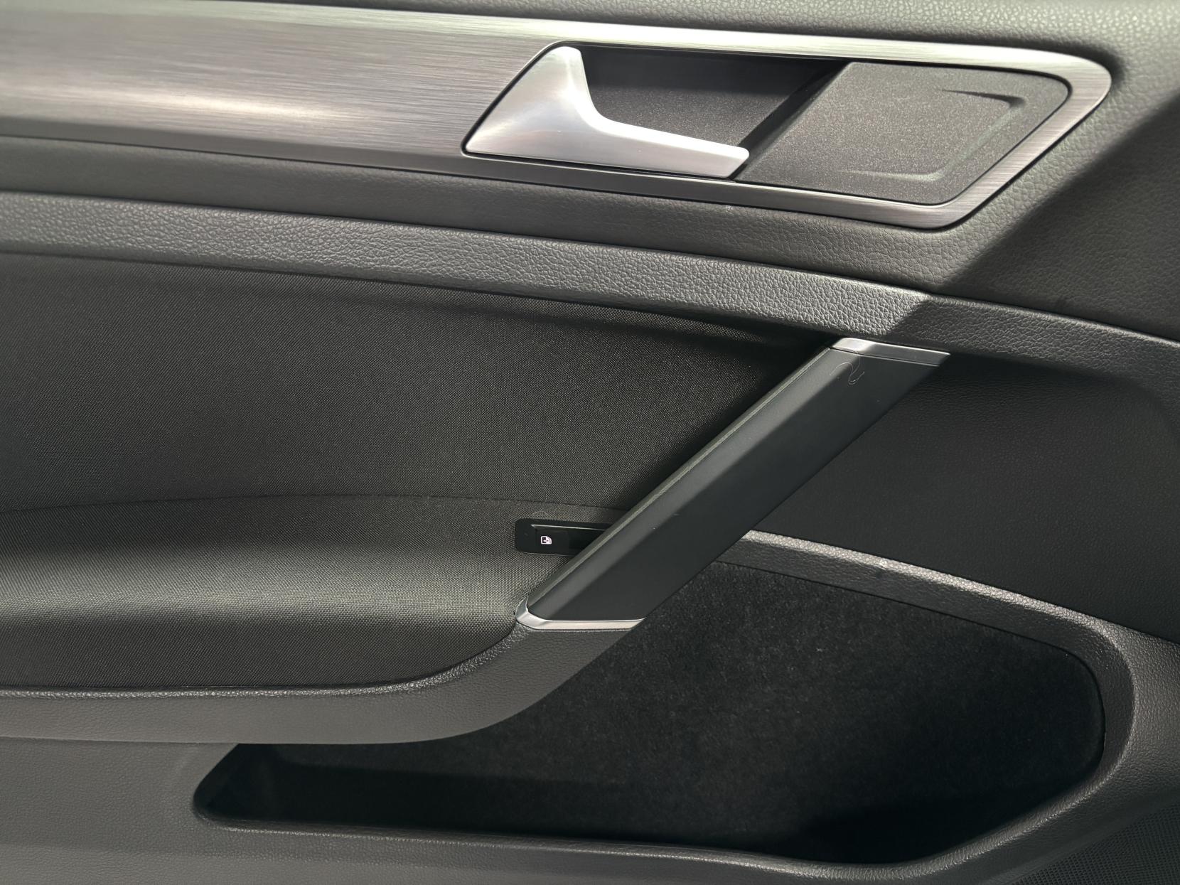 Volkswagen Golf 1.5 TSI EVO SE Nav Hatchback 5dr Petrol Manual Euro 6 (s/s) (130 ps)