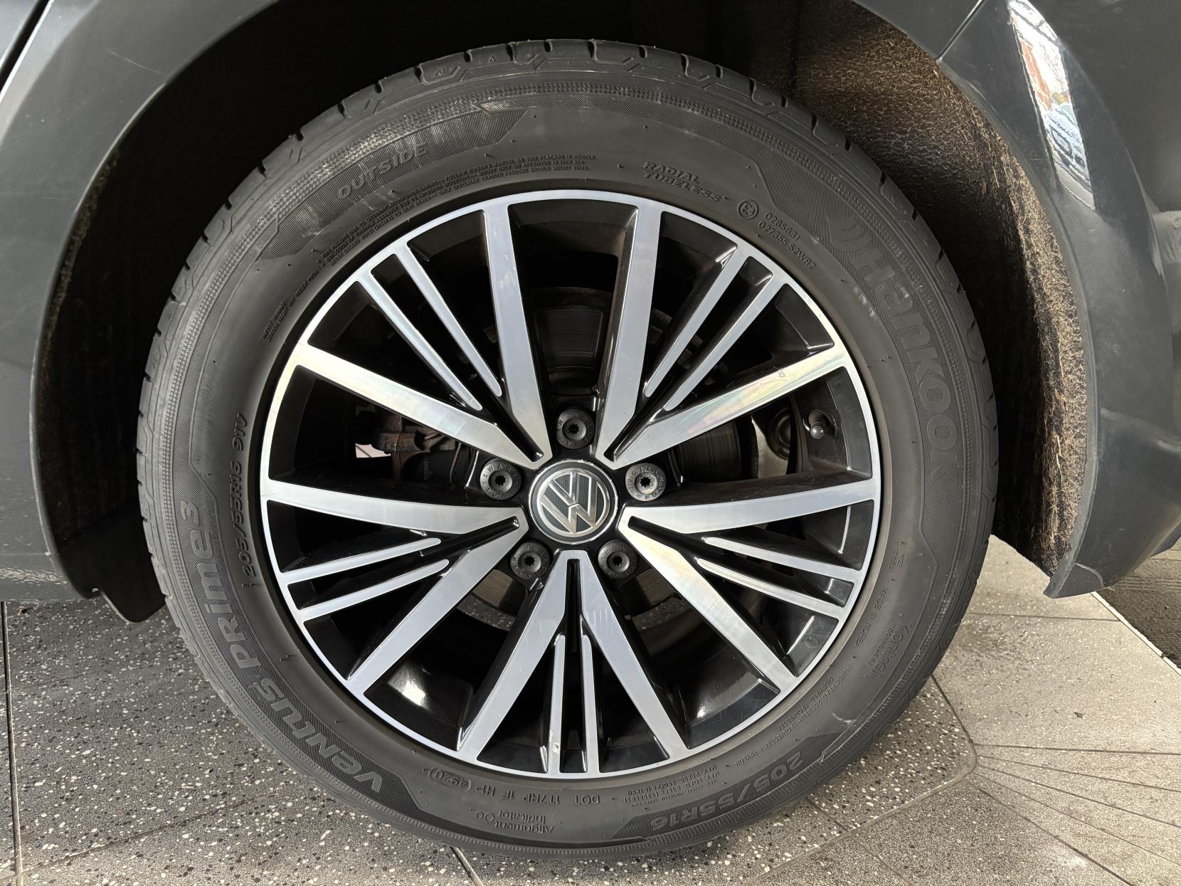 Volkswagen Golf 1.5 TSI EVO SE Nav Hatchback 5dr Petrol Manual Euro 6 (s/s) (130 ps)