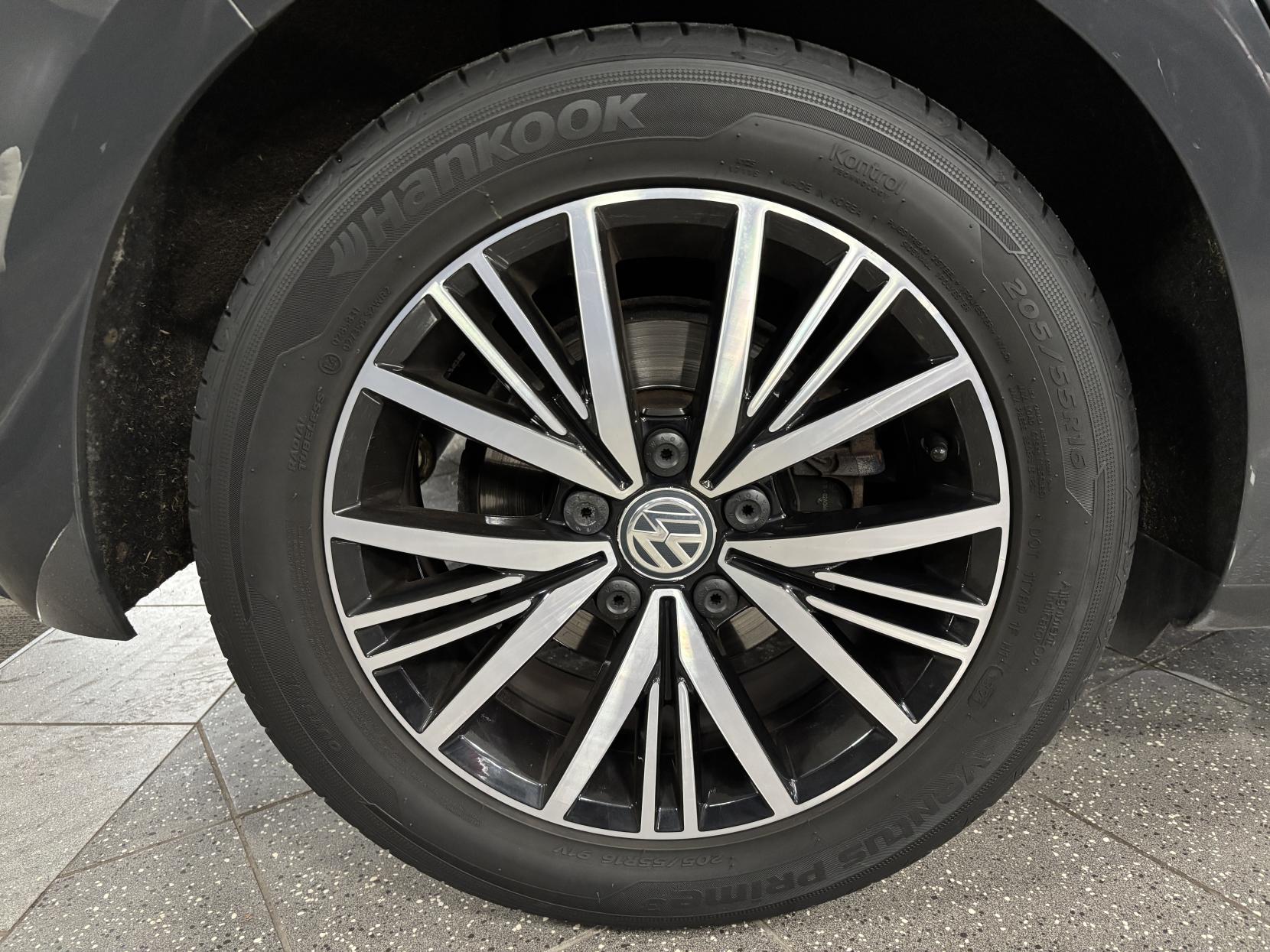 Volkswagen Golf 1.5 TSI EVO SE Nav Hatchback 5dr Petrol Manual Euro 6 (s/s) (130 ps)