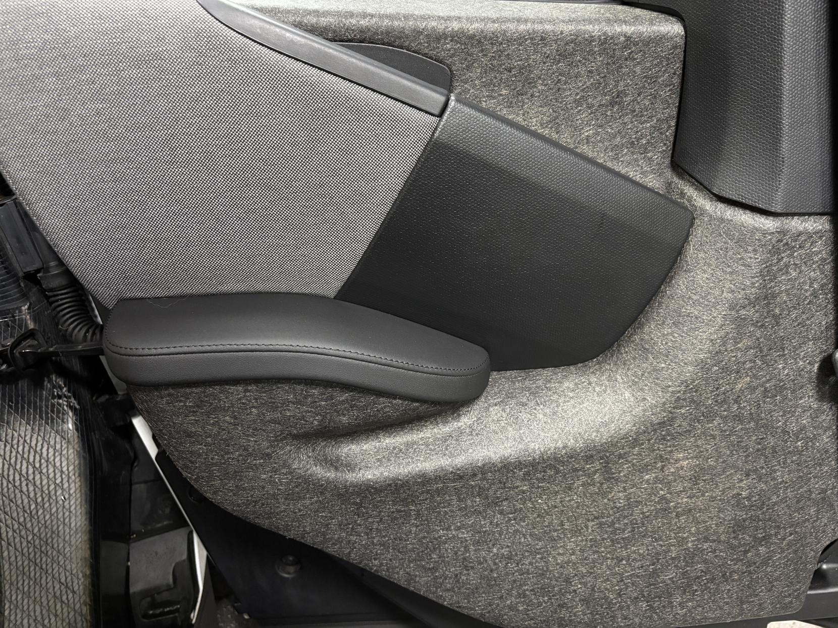 BMW i3 33kWh Hatchback 5dr Electric Auto (170 ps)