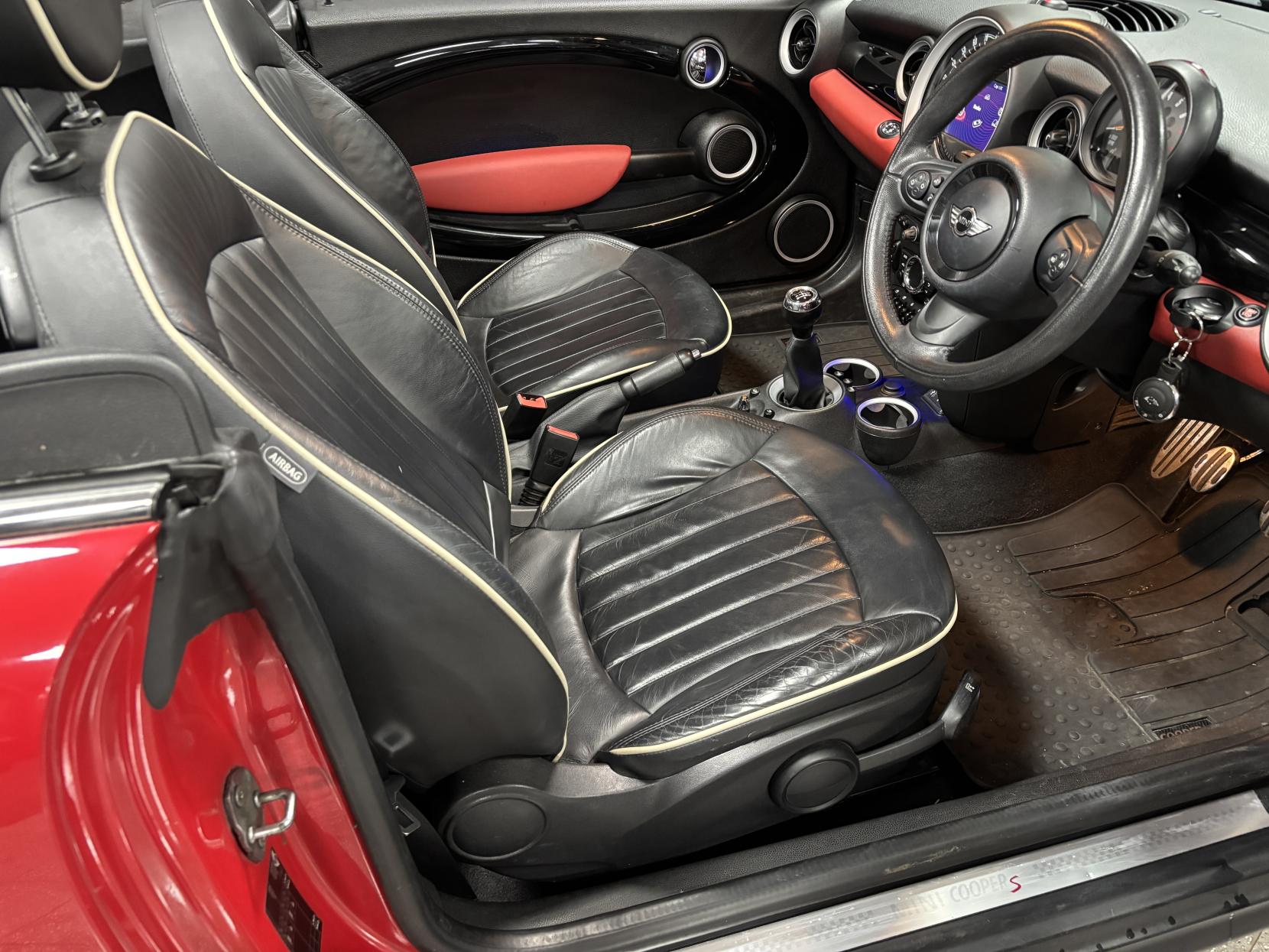 MINI Convertible 1.6 Cooper S Convertible 2dr Petrol Manual Euro 5 (s/s) (184 ps)