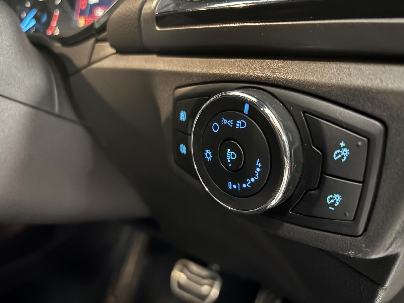 Ford Mondeo 2.0 TDCi ST-Line Hatchback 5dr Diesel Powershift Euro 6 (s/s) (180 ps)