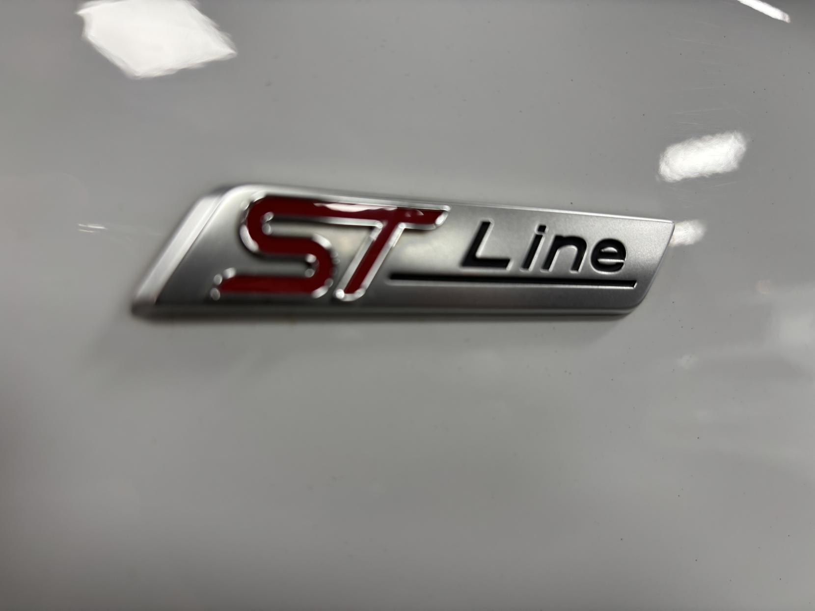 Ford Mondeo 2.0 TDCi ST-Line Hatchback 5dr Diesel Powershift Euro 6 (s/s) (180 ps)