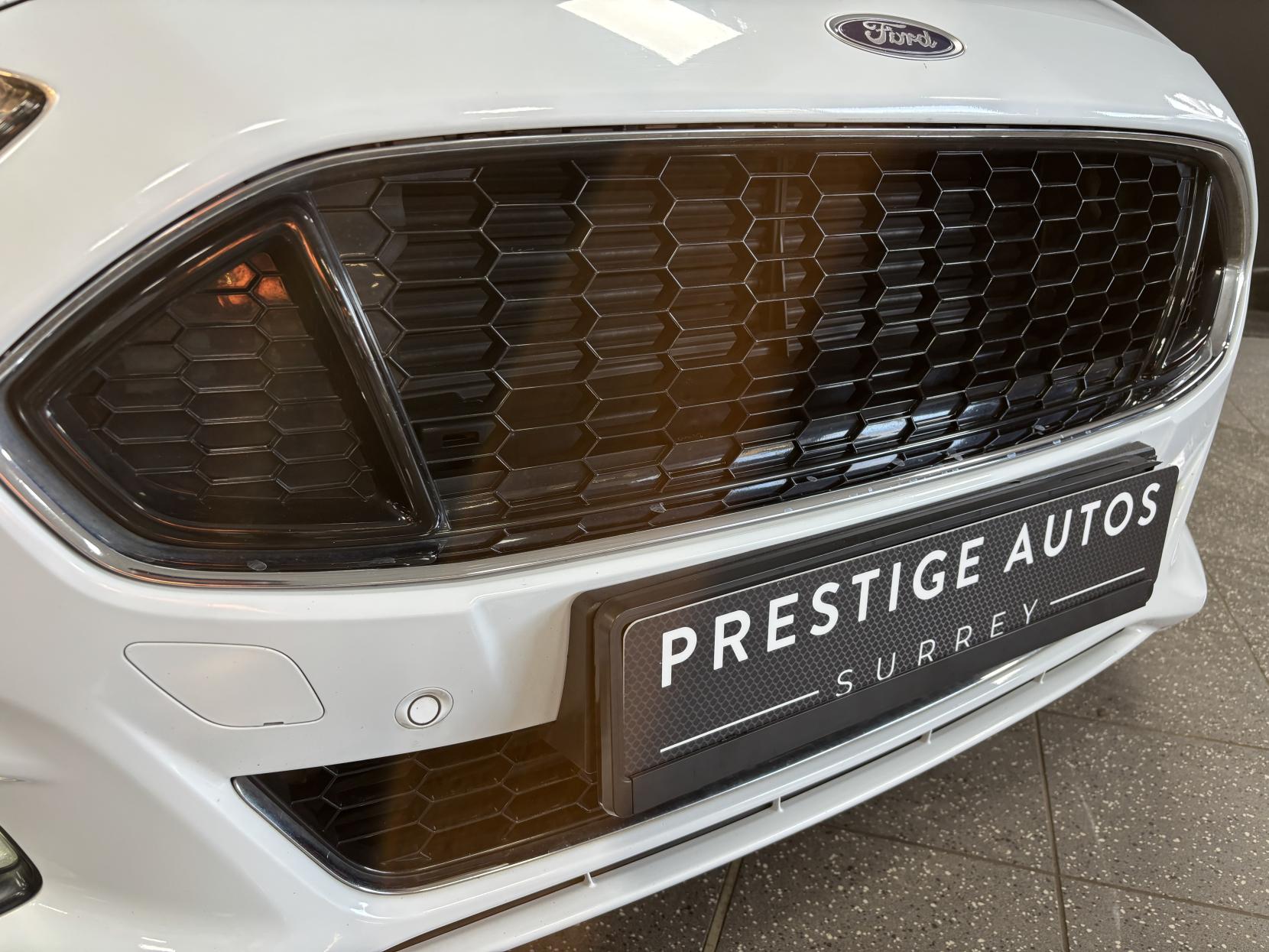 Ford Mondeo 2.0 TDCi ST-Line Hatchback 5dr Diesel Powershift Euro 6 (s/s) (180 ps)