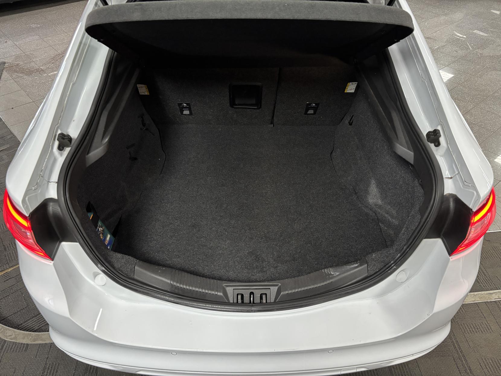 Ford Mondeo 2.0 TDCi ST-Line Hatchback 5dr Diesel Powershift Euro 6 (s/s) (180 ps)