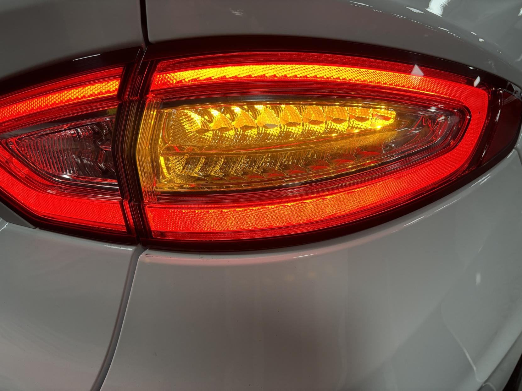 Ford Mondeo 2.0 TDCi ST-Line Hatchback 5dr Diesel Powershift Euro 6 (s/s) (180 ps)