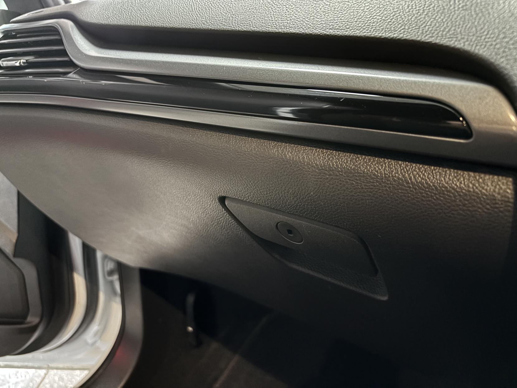 Ford Mondeo 2.0 TDCi ST-Line Hatchback 5dr Diesel Powershift Euro 6 (s/s) (180 ps)