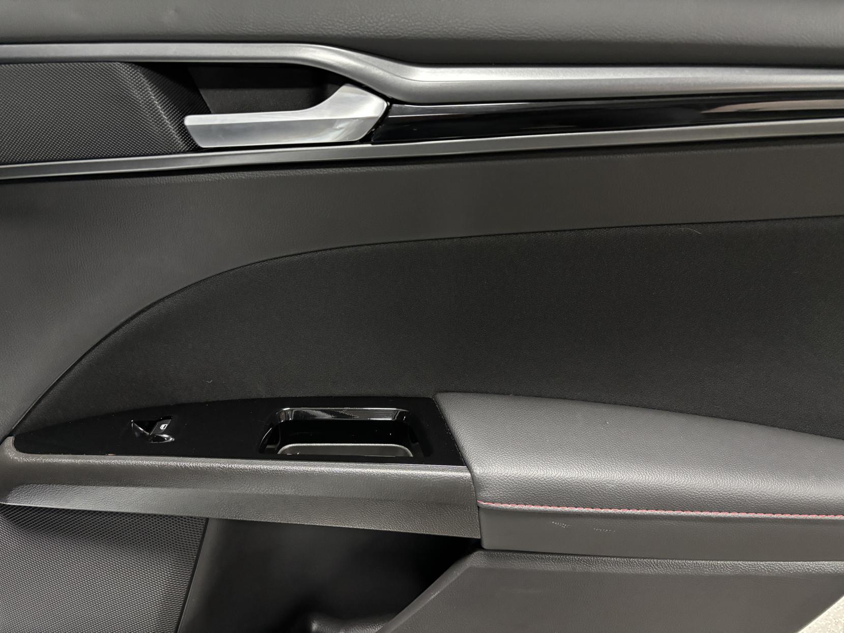 Ford Mondeo 2.0 TDCi ST-Line Hatchback 5dr Diesel Powershift Euro 6 (s/s) (180 ps)