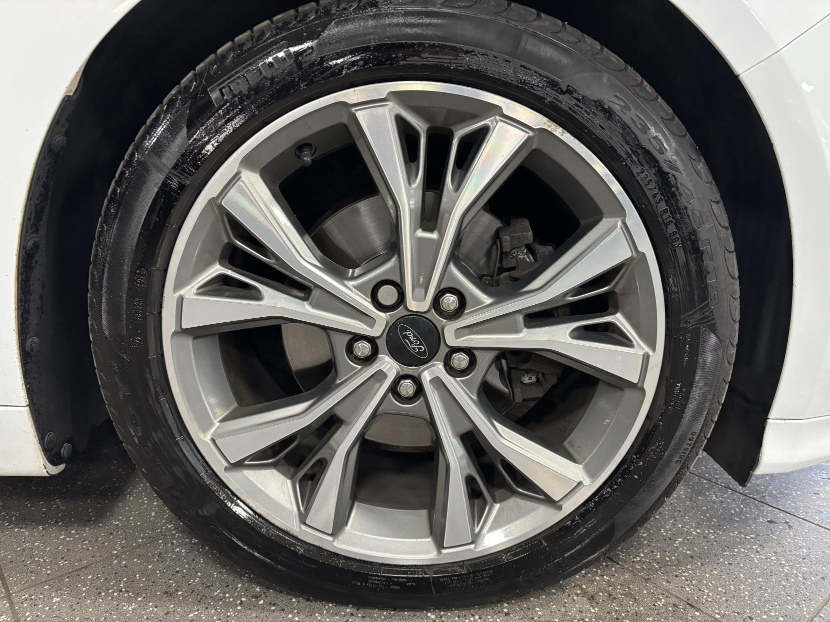 Ford Mondeo 2.0 TDCi ST-Line Hatchback 5dr Diesel Powershift Euro 6 (s/s) (180 ps)